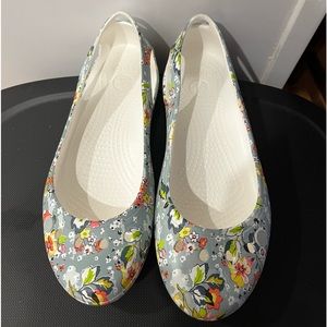 Crocs Vera Bradley Collab Blue Floral Slip on Kadee Minimalist Flats Women’s 7